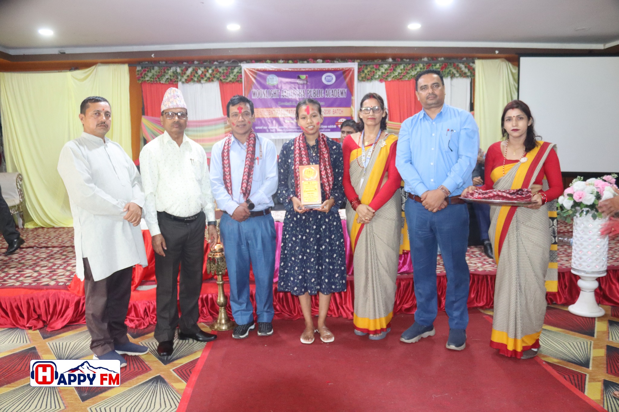 मुनलाइटले गर्‍यो एसइइ विद्यार्थीलाई बधाई तथा विदाई