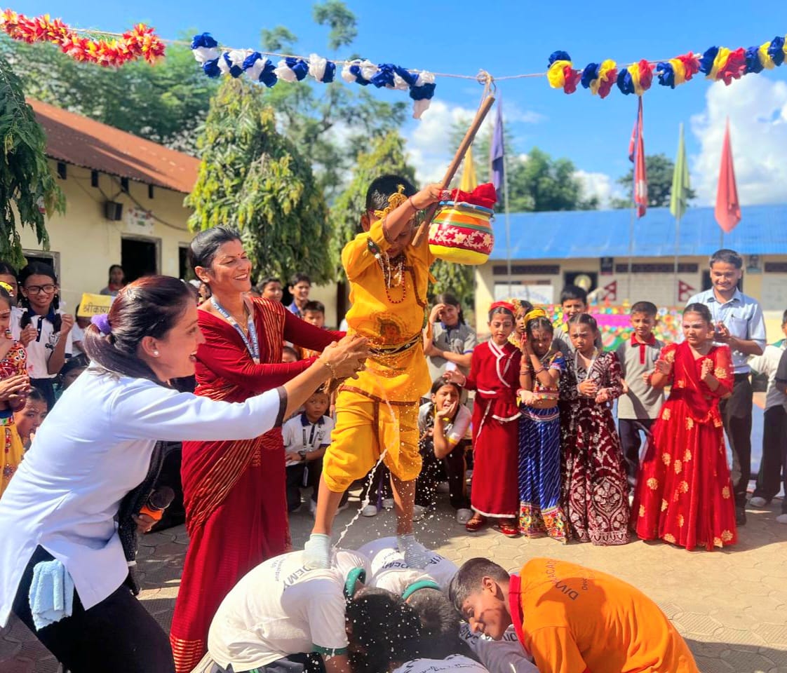 दिव्यले मनायो 'क्रिएटिभ कृष्ण डे'