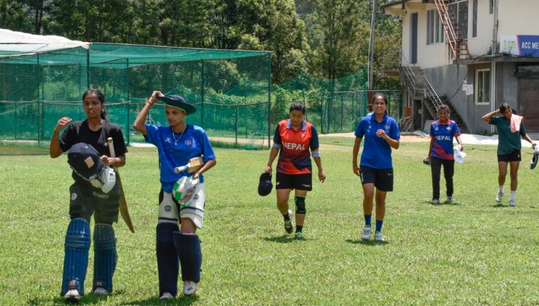 हङकङविरुद्धको खेलमा पूजा महतोले लिइन् डेब्यु विकेट