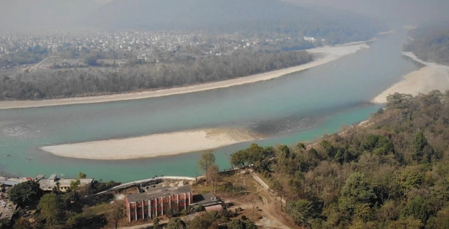 नारायणी नदीमा एक युवती हामफालेर बेपत्ता