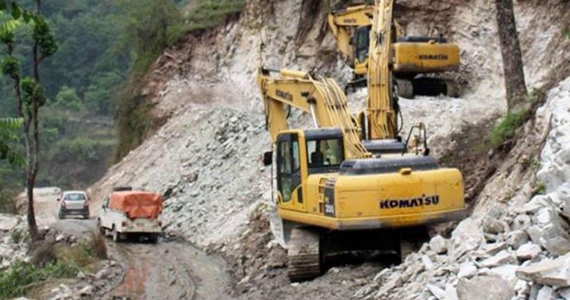 बेनी-दरवाङ जोड्ने सडकखण्ड स्तरोन्नति शुरु