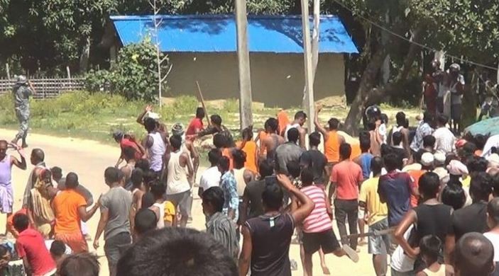 मेयर र उपमेयर पक्षबीचको झडपमा स्थानीयको मृत्यु