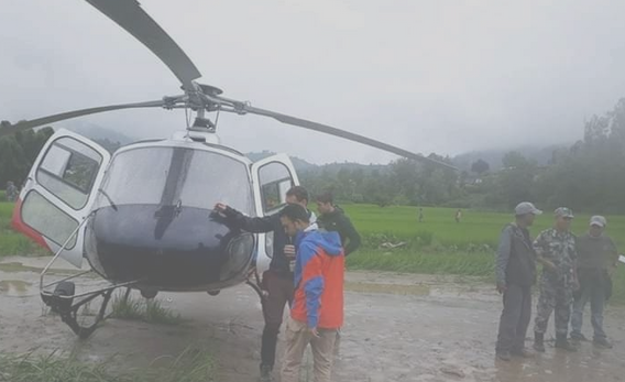 लुक्लाबाट उडेका ४ हेलिकप्टर काभ्रेमा आकस्मिक अवतरण