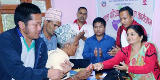 पूर्वखोला गाँउपालिकाद्वारा शिविर संचालन गरेर अपाङ्गता परिचयपत्र वितरण
