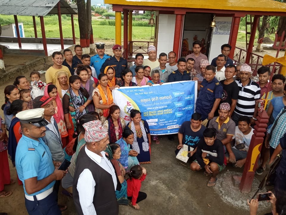 दशै नजिकिदै गर्दा बर्दघाट नगरपालिका आसपासका क्षेत्रहरुमा सरसफाई गरिदै,