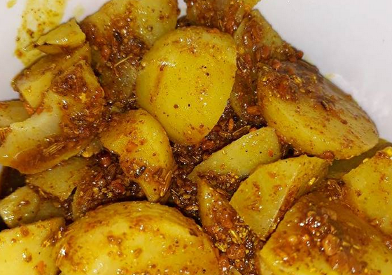भोजमा अचार खाँदा ३१ जना बिरामी