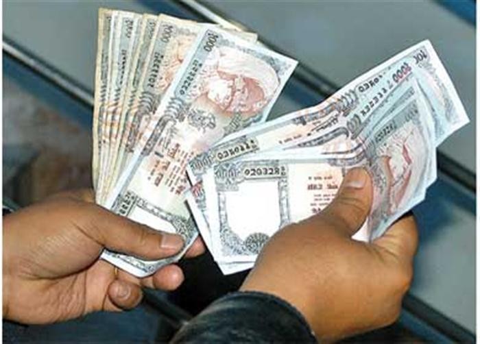 दुई विद्यालयमा तलब रोक्का