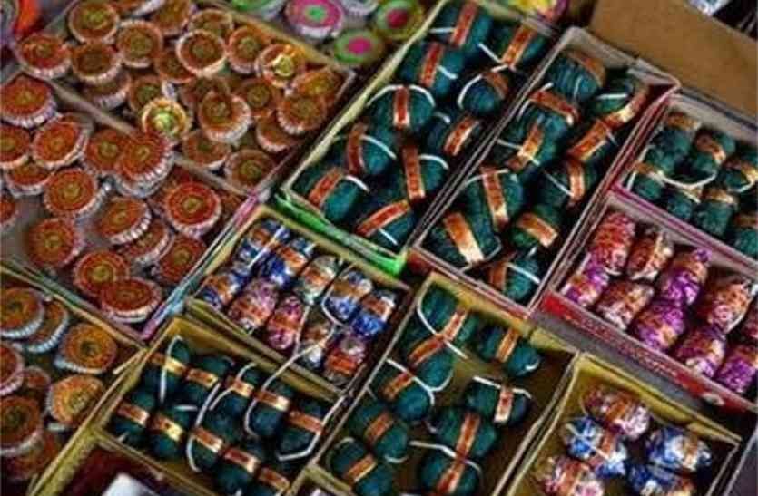 एक लाखको पटाकासहित ३७ लाख मूल्य बराबरको अबैध सामग्री बरामद