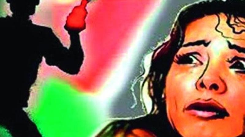 एसिड किन्न सघाउने र भगाउन सहयोग गरेको आरोपमा एक जना पक्राउ