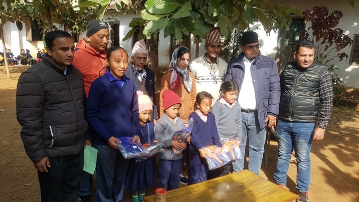 वर्षदिनको पूण्यतिथीमा विद्यालयलाई सहयोग