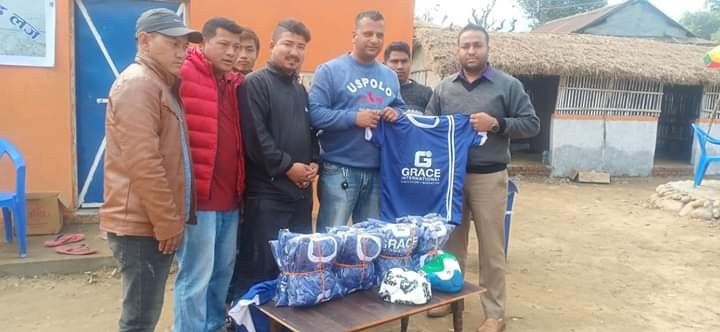 ग्रेस इन्टरनेशनलले गर्‍यो खेलकुद सामाग्री वितरण