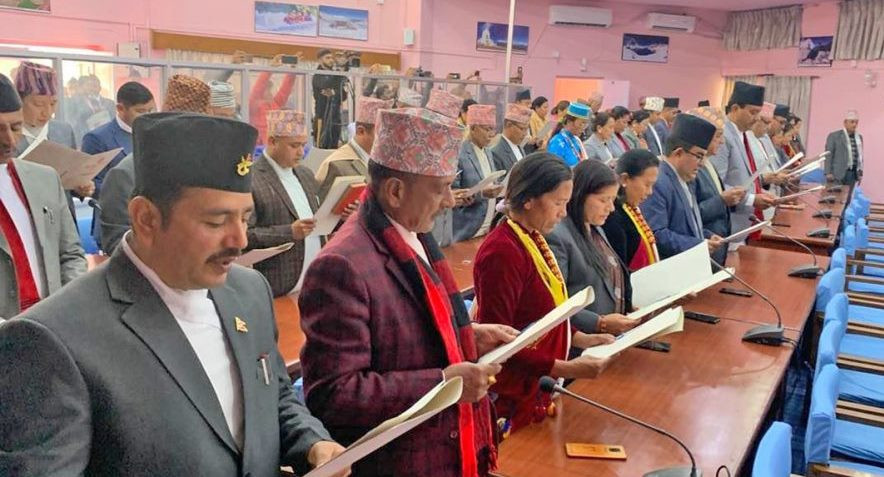 गण्डकीका सांसदहरुले लिए शपथ
