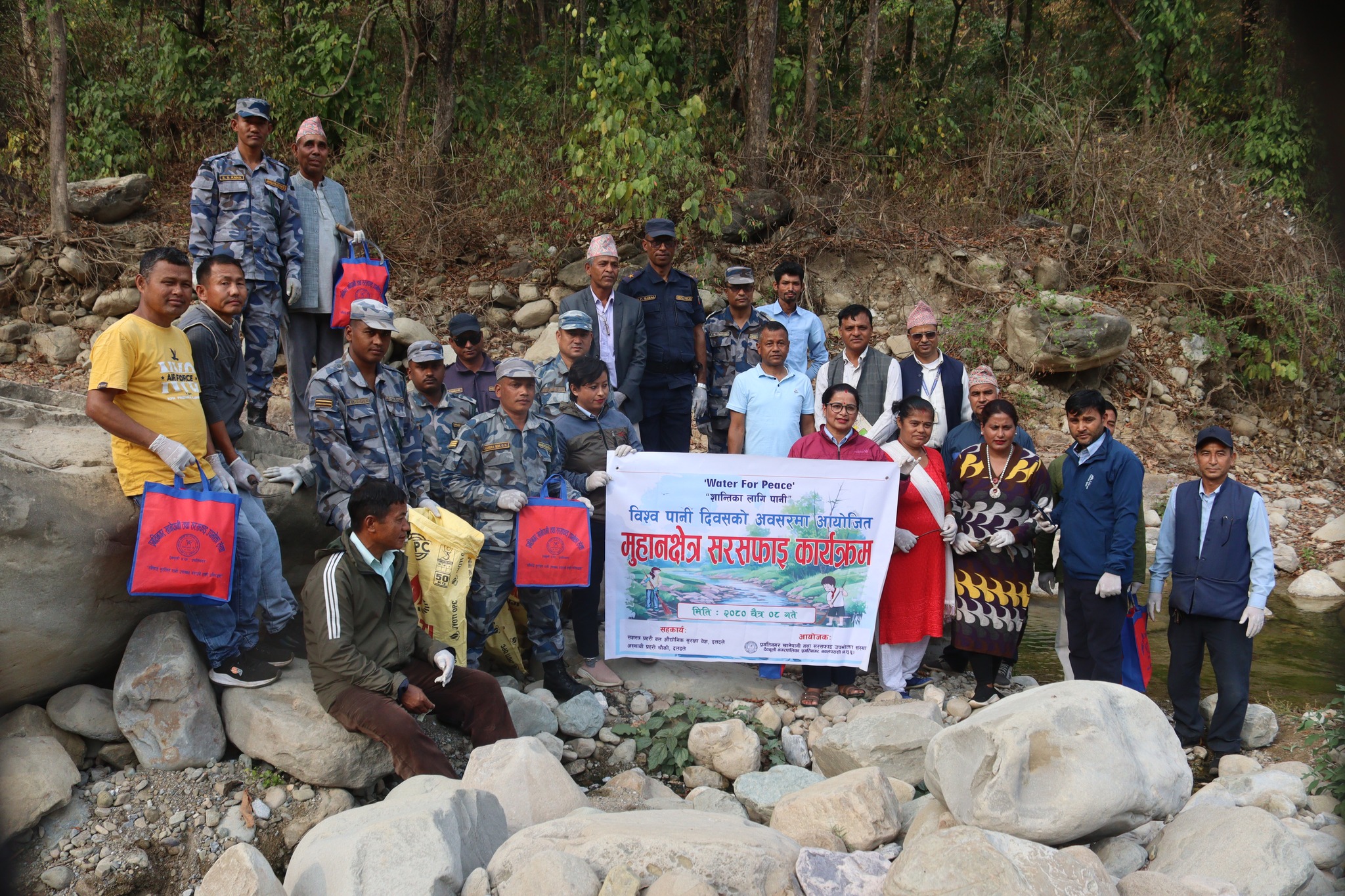 विश्व पानी दिवसको सन्दर्भमा प्रगतिनगर खानेपानी संस्थाले गर्यो मुहान सरसफाई