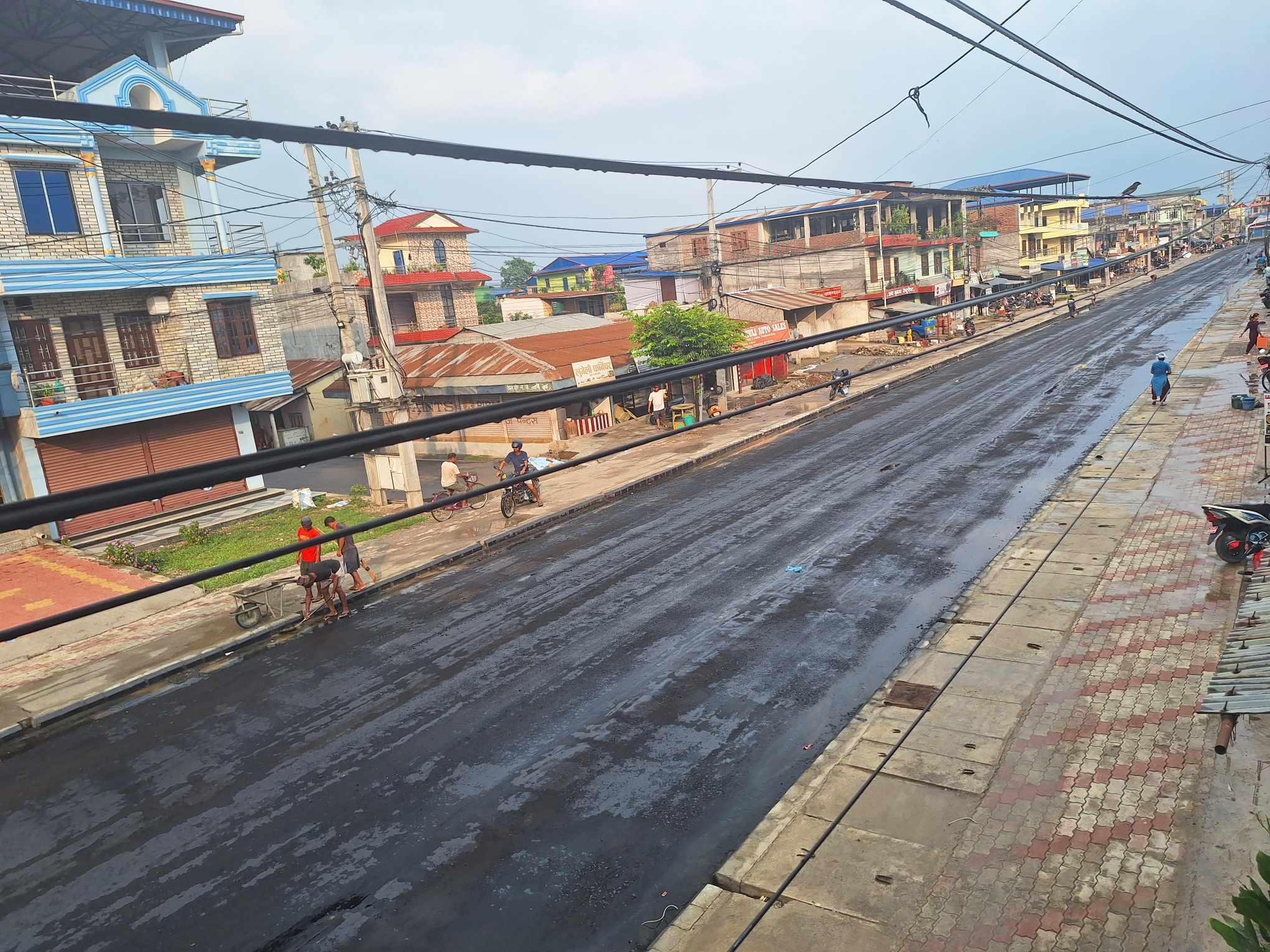 दलदले–भाग्यपुरी बाटोको गुणस्तरमा लापरवाही भएपछि स्थानीय आक्रोसित