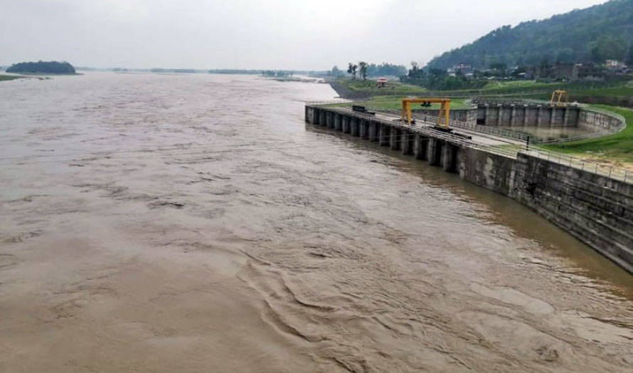 कर्णाली नदी बस्तीमा पस्ने जोखिम, उच्च सतर्कता अपनाउन आग्रह