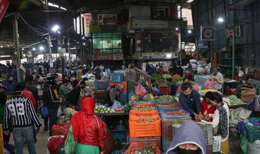 बाढी-पहिरोले आकासियो तरकारीको भाउ, प्रतिकिलो ६६ रुपैयाँको गोलभेँडा ११० पुग्यो