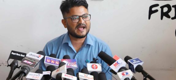 रवि लामिछानेको पासपोर्ट छानबिन समिति पनि बनाउनुपर्छ : मुकुल ढकाल