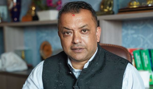 शिक्षक महासंघलाई गगन थापाको आग्रह : संसदबाट विधेयक सच्याउँछौं, आन्दोलन फिर्ता लिनुुस्