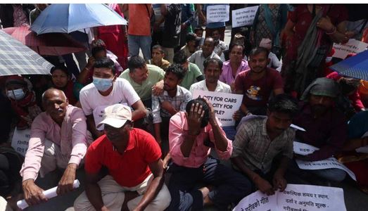 ईःको समर्थनमा फुटपाथ व्यवसायीको प्रदर्शन