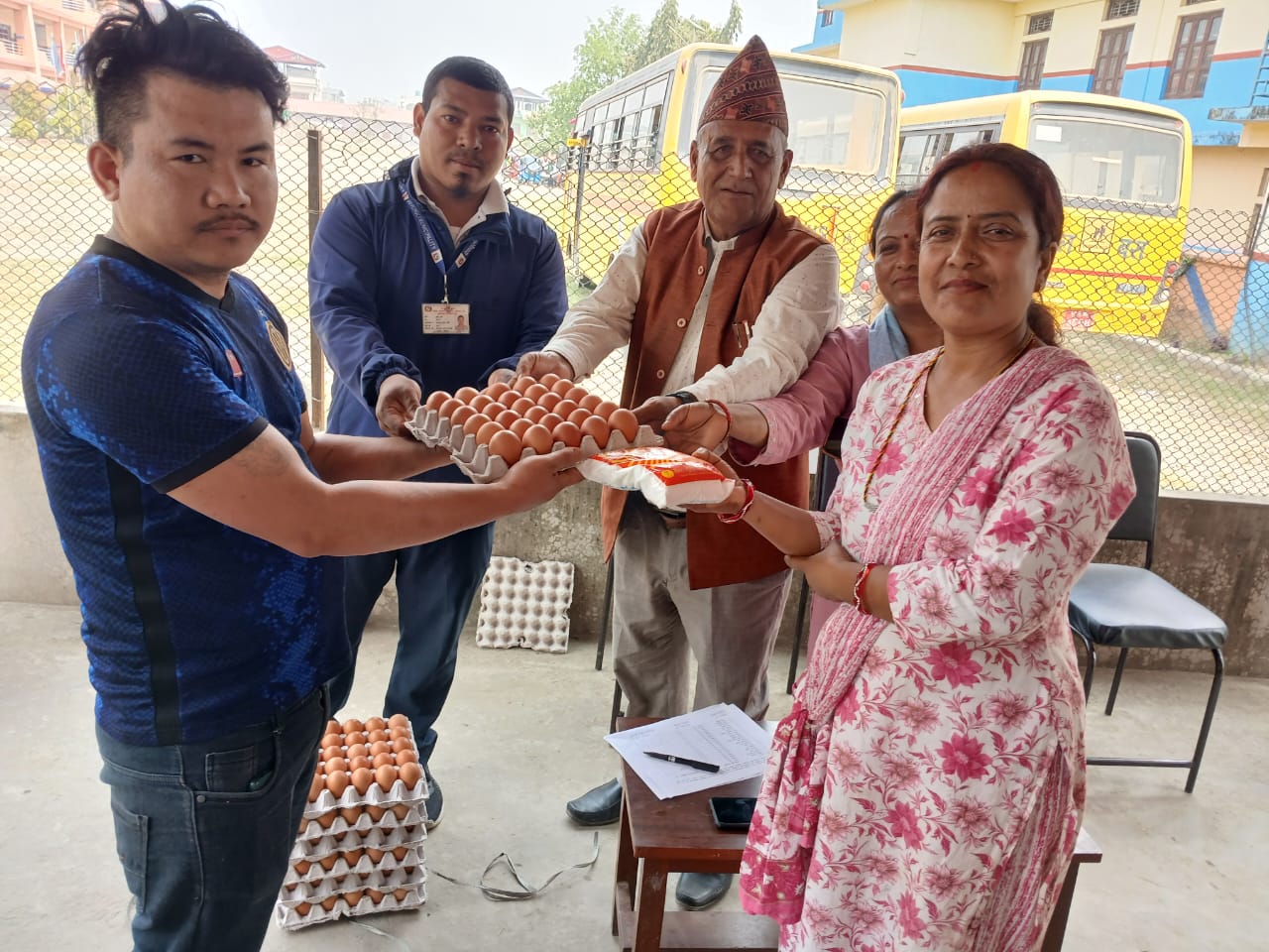 देवचुली १ मा ७० जनालाई पोषणयुक्त सामाग्री वितरण