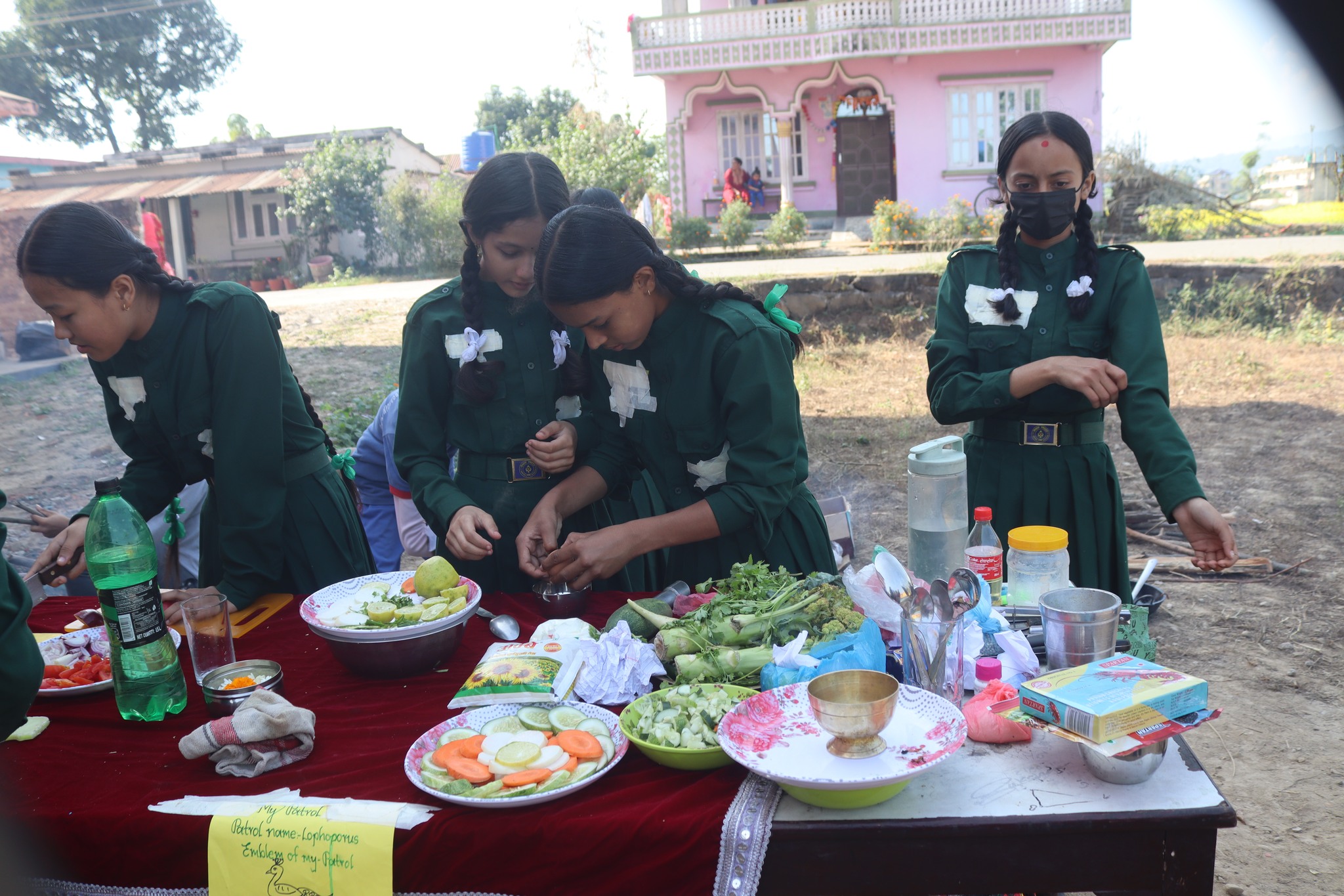 विद्यार्थीलाई व्यवहारिक ज्ञान सिकाउँदै अमर स्कुल गैंडाकोट