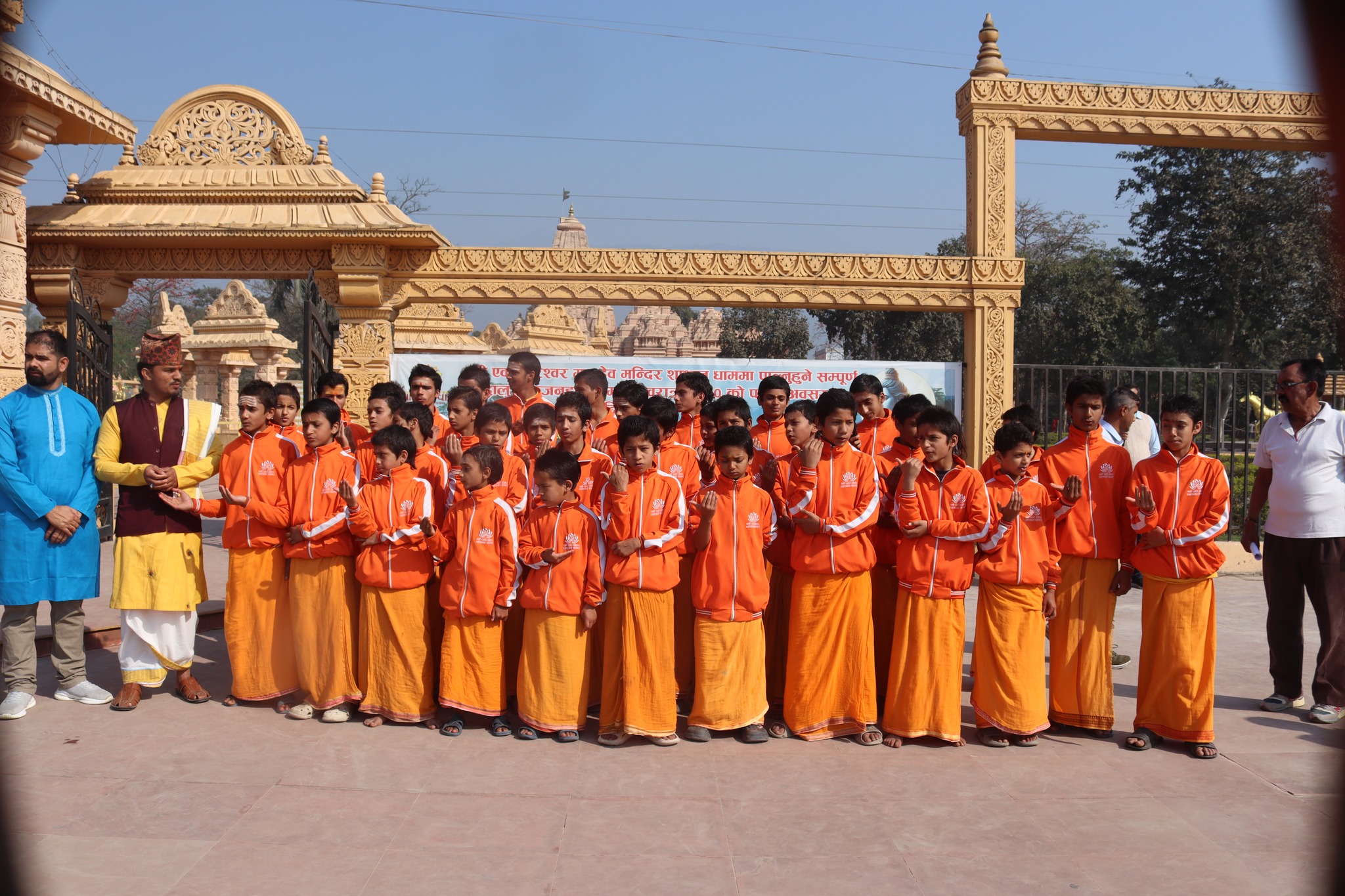 महाशिवरात्री: शाश्वतधाममा झण्डोत्तलन गरि एकाम्वेश्वर महादेवको पुजा अर्चना