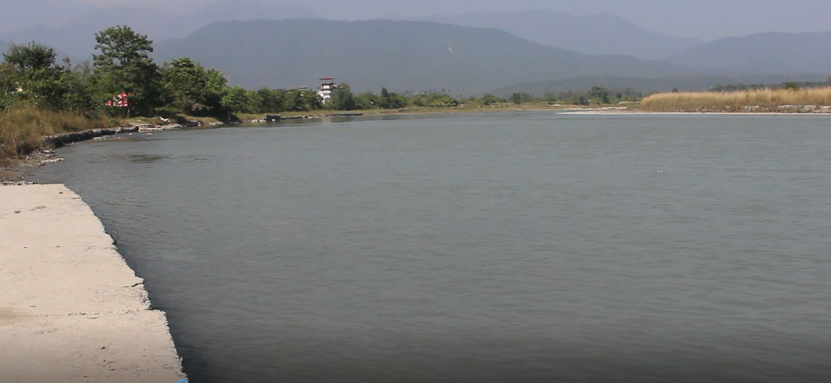 नारायणी नदीमा तटबन्धनको काम सुरु
