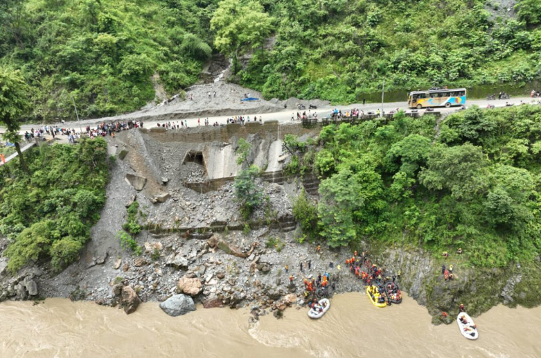 त्रिशूलीमा बेपत्ता बस खोज्न सरकारले माग्यो भारत र बंगलादेशको सहयोग