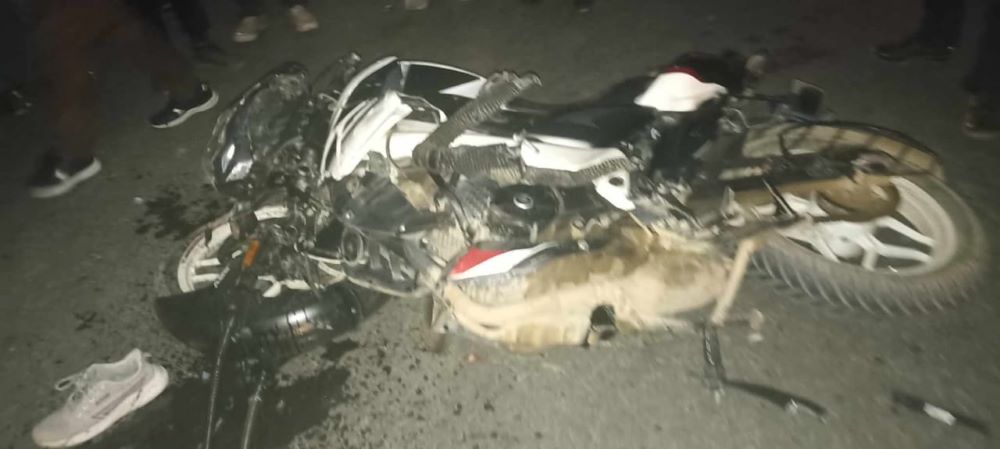 कावासोतीमा कार र मोटरसाइकल ठोक्किँदा एकको मृत्यु