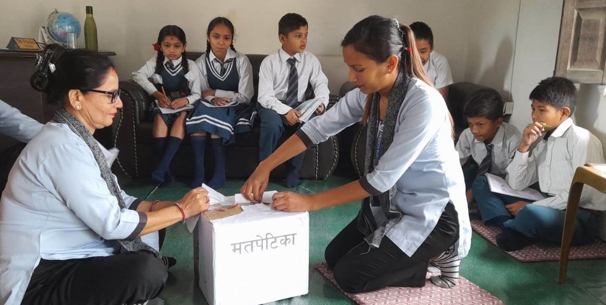 दिव्य एकेडेमी देवचुली १ मा हेड ब्वाइ र हेड गर्लको निर्वाचन सम्पन्न 