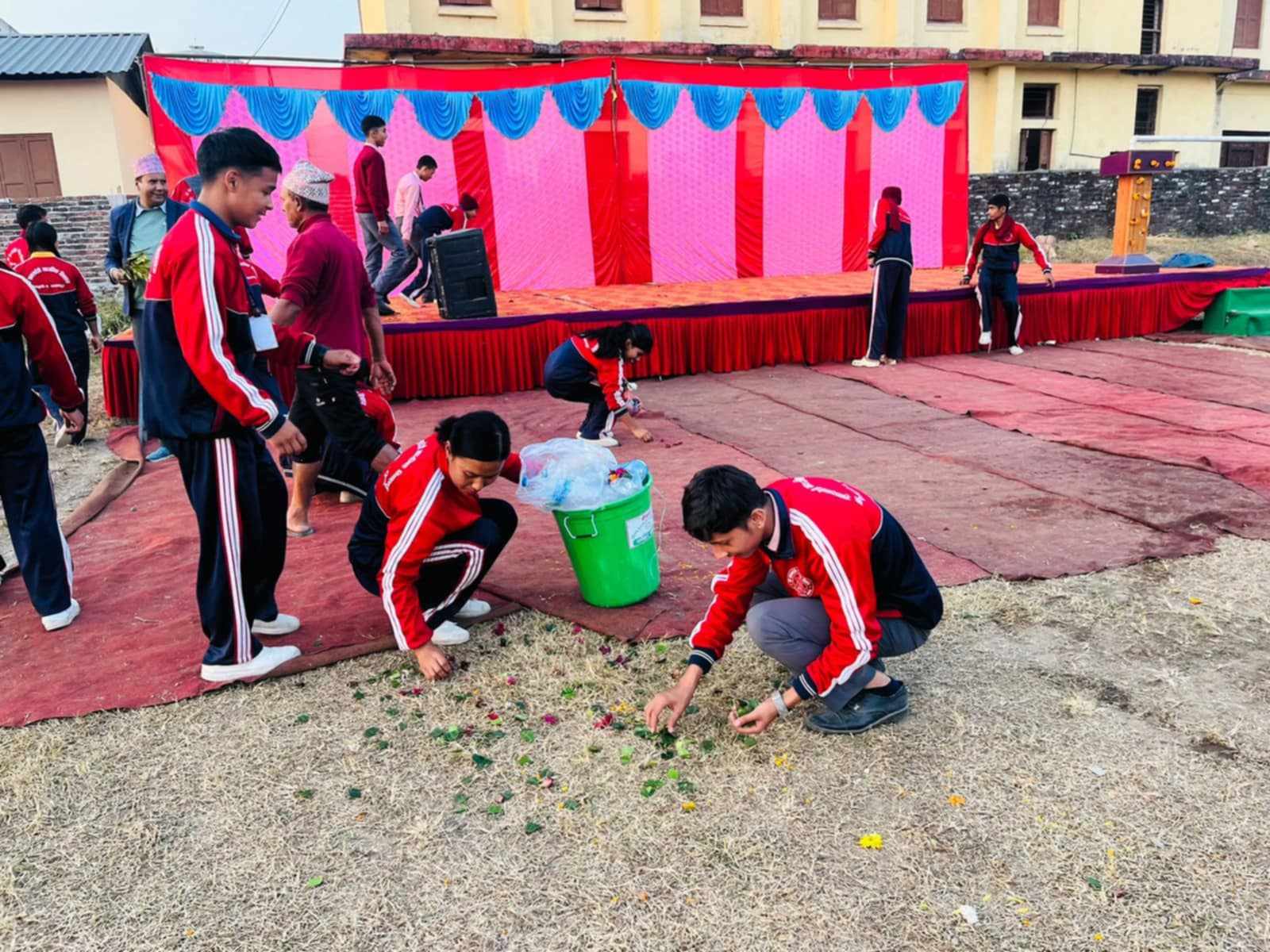 सकला माविले उठायो ‘विद्यार्थी सीप मेला’ को फोहोर 