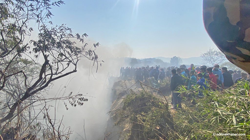 ६८ जना यात्रु बोकेको यतीको एटीआर ७२ विमान पोखरामा दुर्घटनाग्रस्त