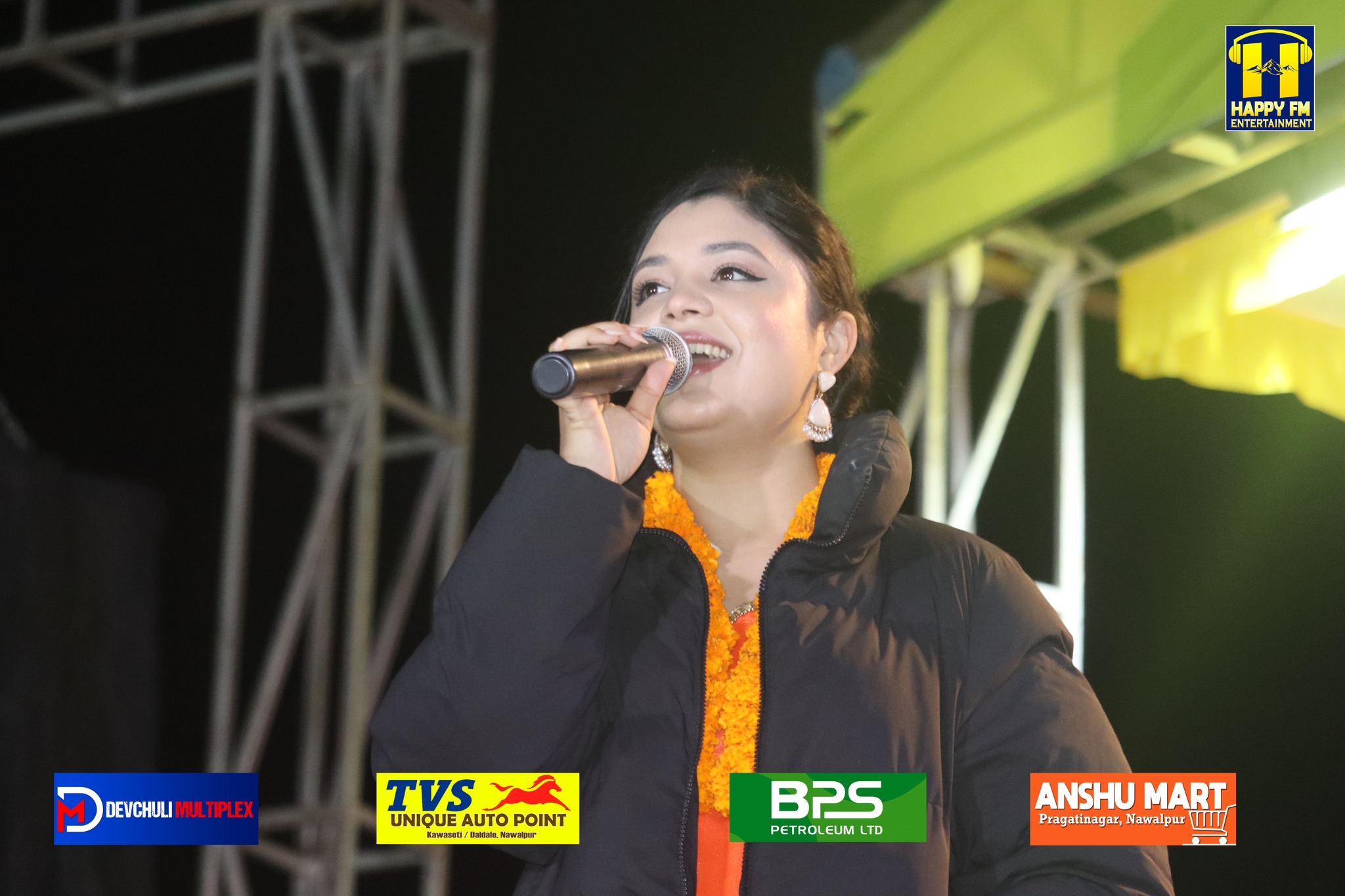 छैटौँ देवचुली महोत्सव: समीक्षाको गीतमा मग्न भए दर्शक