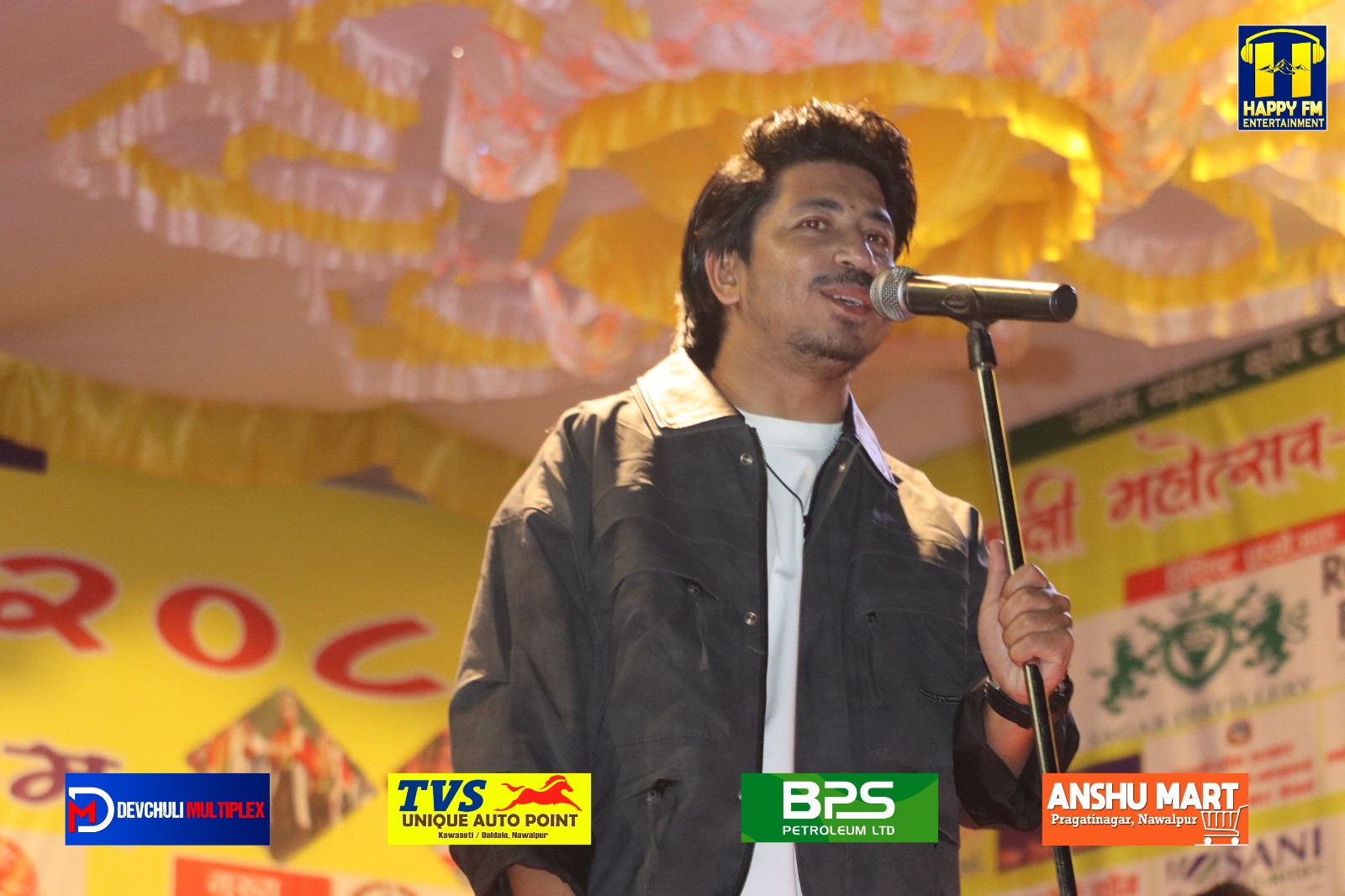 छैटौँ देवचुली महोत्सव: प्रकाश सपुतलाई 'वान्स मोर'को हुटिङ,  महोत्सवमा दर्शकको घुइँचो