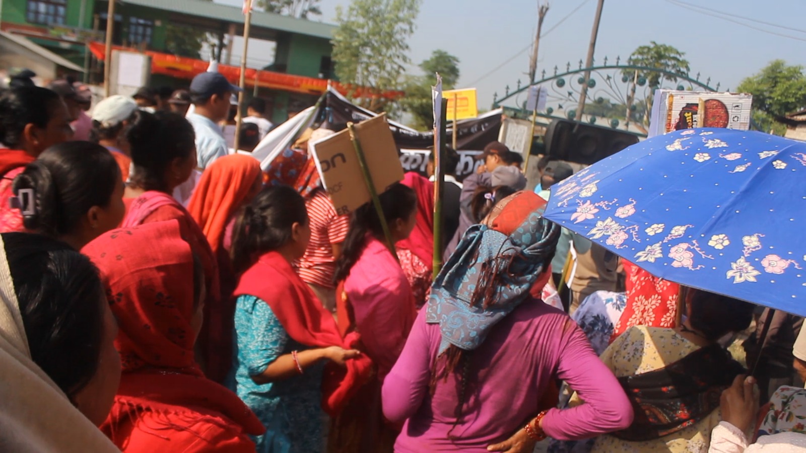 सामुदायिक वन खारेज गर्नुपर्ने माग गर्दै स्थानीय आन्दोलित !