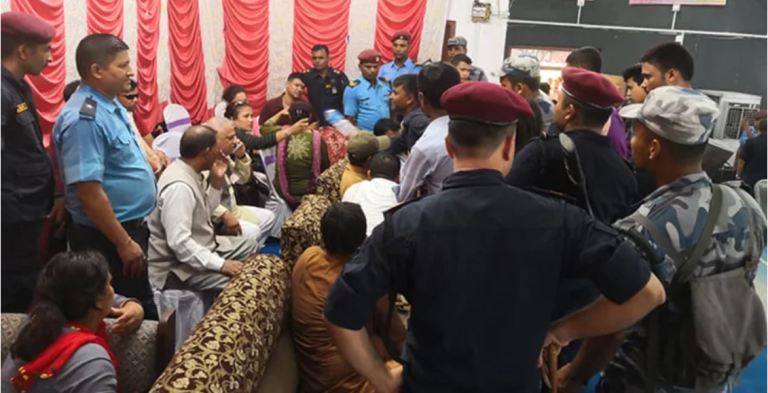नेकपाको शपथ ग्रहणमा कुटाकुट, थुप्रै नेताको टाउको फुट्यो