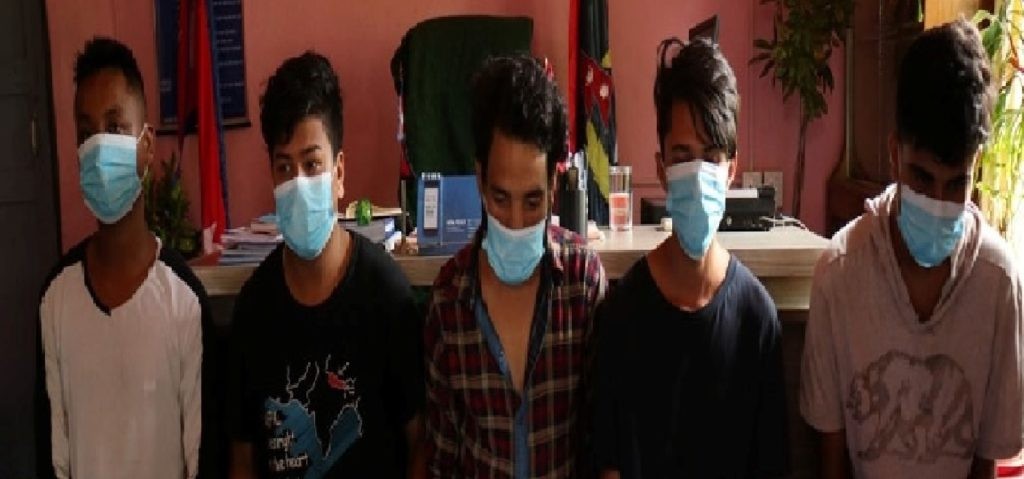 लागुऔषधसहित पाँच पक्राउ