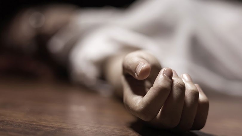 झापामा बाबु, आमा र ८ महिने छोरी झुण्डिएको अवस्थामा मृत फेला