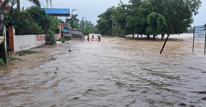 नारायणी नदीले गैँडाकोटमा २५ वटा घर डुबानमा