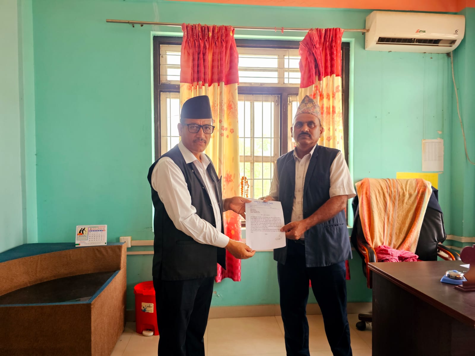 रास्वपा देवचुलीद्वारा नगर शिक्षा, युवा तथा खेलकुद शाखालाई ज्ञापन पत्र