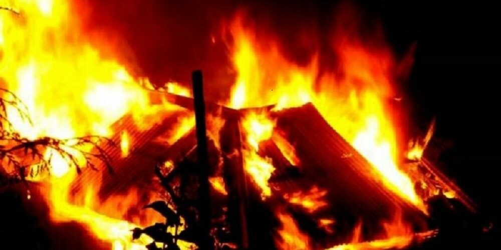 देवचुलीको एक घरमा आगलागी हुँदा ५ लाख बराबरको क्षति 