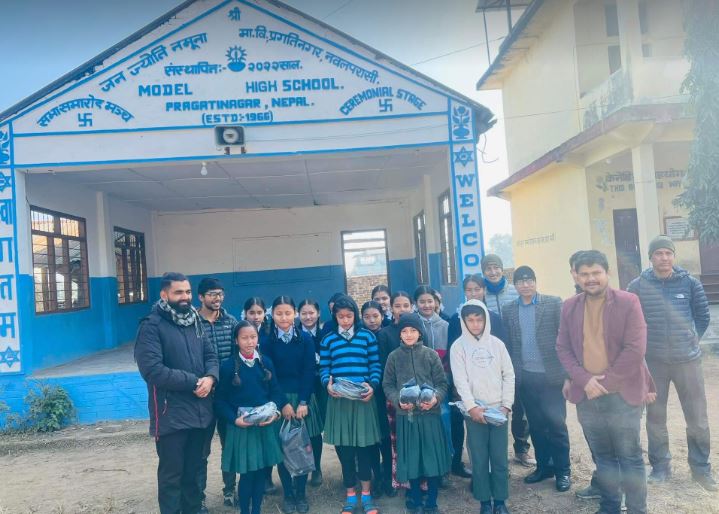 एकदिन एकरुपैयाँ दानअभियानद्वारा २५ जना विद्यार्थीलाई विद्यालय पोसाक र जुत्ता